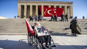 Anıtkabir'de ziyaretçi yoğunluğu