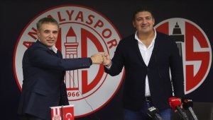 Antalyaspor'da hedef zirveyi zorlayan bir takım oluşturmak