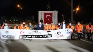 Atatürk'ü ziyaret etmek için Mersin'den Ankara'ya pedal çevirmeye başladılar