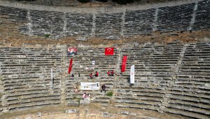 Aydın'daki Nysa Antik Kenti'nde 2 bin yıl sonra satranç oynandı