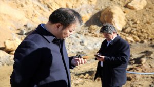 Çin takı firması temsilcileri, Bayburt'taki doğal kehribar rezervini inceledi