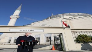 Cumhurbaşkanı Erdoğan, cuma namazının ardından gazetecilerin sorularını yanıtladı: (1)