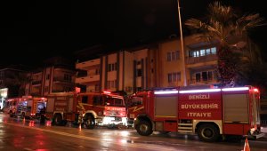 Denizli'de apartmanın çatı katında çıkan yangın söndürüldü