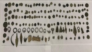 Denizli'de düzenlenen operasyonda uyuşturucu ve sikke ele geçirildi