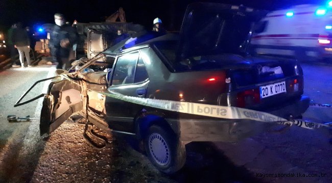 Denizli'de otomobil traktör römorkuna çarptı: 1 ölü, 2 yaralı
