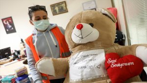 Deprem sonrası çadırdan yaptığı paylaşımlarla hayırseverleri sosyal medyada seferber etti