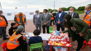 Depremzede öğrenciler, gönüllü öğretmenlerle eğitime devam ediyor