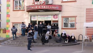 Diyarbakır annelerinden evlatlarına "teslim olun" çağrısı