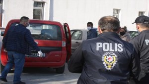 Edirne'de Kovid-19 tespit edilen kişi Nüfus Müdürlüğünde işlem yaparken yakalandı