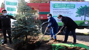 Ege'de "Geleceğe Nefes, Dünyaya Nefes" sloganıyla on binlerce fidan toprakla buluştu
