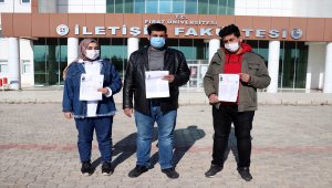 Elazığ'da 18 yıldır girdiği KPSS'de bu kez çocuklarıyla ter döktü