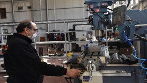 Erzurum'da elektrikli otomobillerin portatif şarj üniteleri üretilmeye başlandı