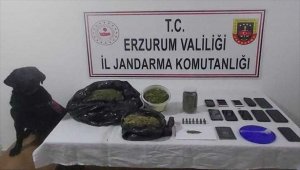 Erzurum'da uyuşturucu kaçakçılığı yaptığı iddiasıyla yakalanan 3 zanlıdan biri tutuklandı
