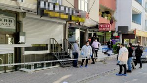 Esenyurt'ta para transferi hizmeti veren iş yeri soyuldu