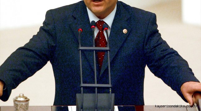 Eski AK Parti Milletvekili Burhan Kuzu, tedavi gördüğü hastanede hayatını kaybetti