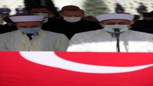 Eski başbakanlardan Mesut Yılmaz, son yolculuğuna uğurlanıyor