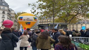 Fransa'da Kovid-19 grevindeki öğretmenlerden protesto