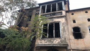 Gaziantep'te çıkan ev yangınında 3 kişi dumandan etkilendi