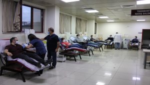 Gaziantep'te doktorlardan immün plazma bağışı