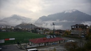 Hakkari'de yüksek kesimlere kar yağdı