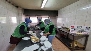 İHH'den Bosna Hersek'teki düzensiz göçmenlere sıcak yemek yardımı