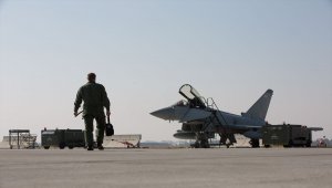 İngiltere'ye ait Eurofighter Typhoon ile Türk F-16 uçakları birlikte ilk eğitim uçuşlarını yaptı