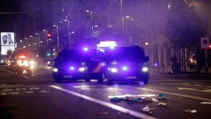 İspanya'da Kovid-19 önlemlerine karşı protestolarda sokaklar savaş alanına döndü