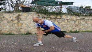 İstanbul Maratonu'nda Kovid-19 engeline takılan Hasan amca kendi rotasını koştu