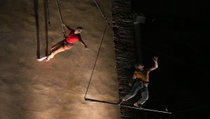 İstanbul Tiyatro Festivali, "Açılış Gösterisi" başladı