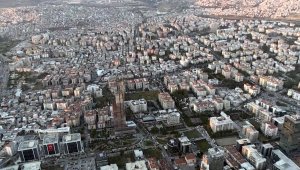 İzmir'de deprem bölgesi havadan görüntülendi