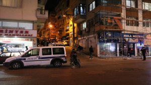İzmir'de komşusunun oğlunu silahla yaralayan şüpheli gözaltına alındı