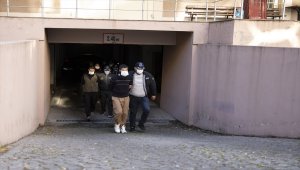 İzmir'deki DEAŞ operasyonunda gözaltına alınan 5 şüpheli adliyeye sevk edildi 