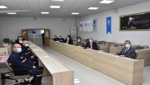 İzmir'deki depremde arama kurtarma çalışmalarına katılan Tekirdağ ekibine plaket verildi