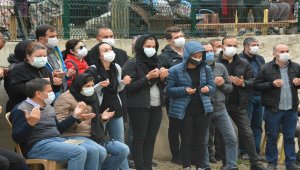 İzmir'deki depremde hayatını kaybedenler son yolculuğuna uğurlanıyor
