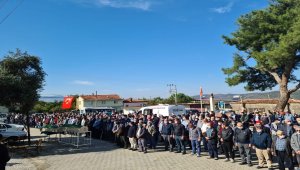 İzmir'deki depremde hayatını kaybedenler son yolculuğuna uğurlanıyor