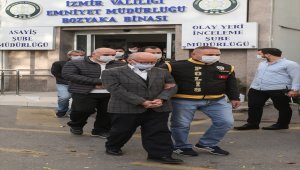 İzmir'deki depremde yıkılan binalarla ilgili gözaltına alınan aralarında müteahhitlerin de bulunduğu 9 şüpheli, adliyeye sevk edildi.