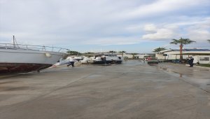 İzmir'deki depremden etkilenen Teos Marina'da yenilenme süreci devam ediyor