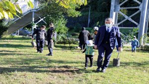 İzmir depreminde ölenler anısına Rize'de fidan dikildi