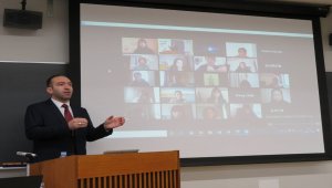 Japonya'da üniversite öğrencilerine ezan semineri