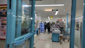Kadıköy'de bir market bıçak tehdidiyle soyuldu