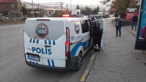 Karabük'te karantinada olması gereken kişi halk otobüsünde yakalandı