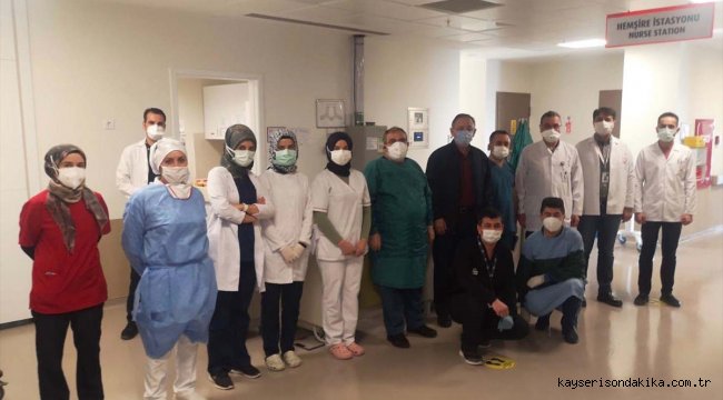 Kayseri'de Kovid-19 tedavisi gören AK Parti Genel Başkan Yardımcısı Özhaseki ve eşi taburcu edildi