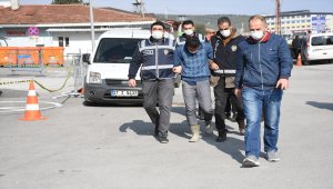 Kiraladıkları lüks otomobille gasp yapan iki şüpheli yakalandı