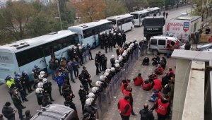 Kocaeli'de izinsiz yürüyüş yapmak isteyen gruba polis müdahale etti