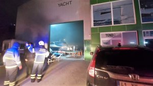 Kocaeli'de yat üretimi yapan fabrikada çıkan yangın söndürüldü