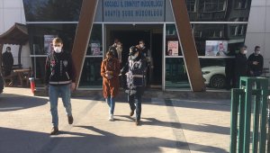 Kocaeli'nde 200 bin liralık ziynet eşyası çaldıkları iddiasıyla yakalanan 2 şüpheli tutuklandı