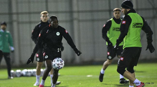 Konyaspor'da Fenerbahçe maçı hazırlıkları