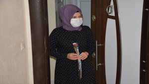 Kovid-19 nedeniyle karantinadaki öğretmenleri unutmadılar 