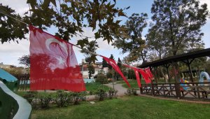 Küçükçekmece'deki parkta terör örgütü sembollerini andıran görseller kaldırıldı