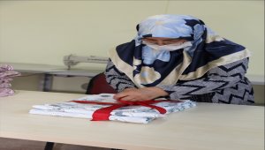Kursiyerlerden kemik iliği nakli olan çocuğun bakımına "nevresim takımı" desteği